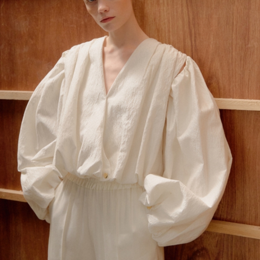 Eenk POUPEE Shirred Collarless Ivory Jacket with detachable sleeves Size Small
